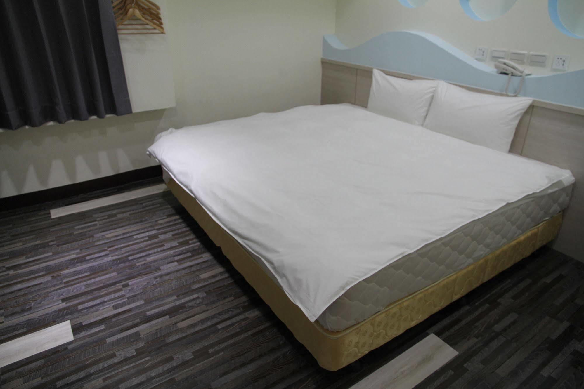 微旅時尚旅店 Hotel Доулио Екстериор снимка